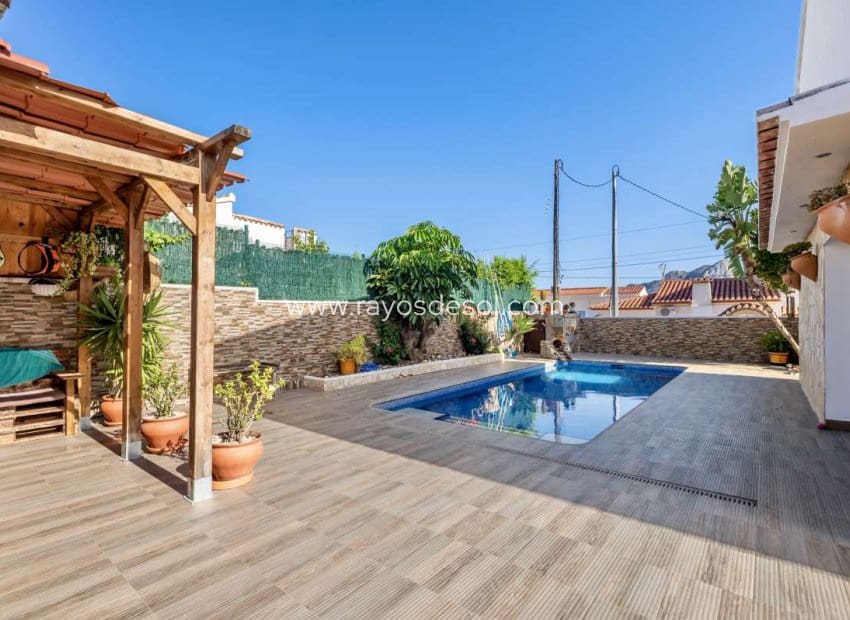4 makuuhuone Huvila myytävänä paikassa Calpe / Calp - 850 000 € (Ref: 9920696)
