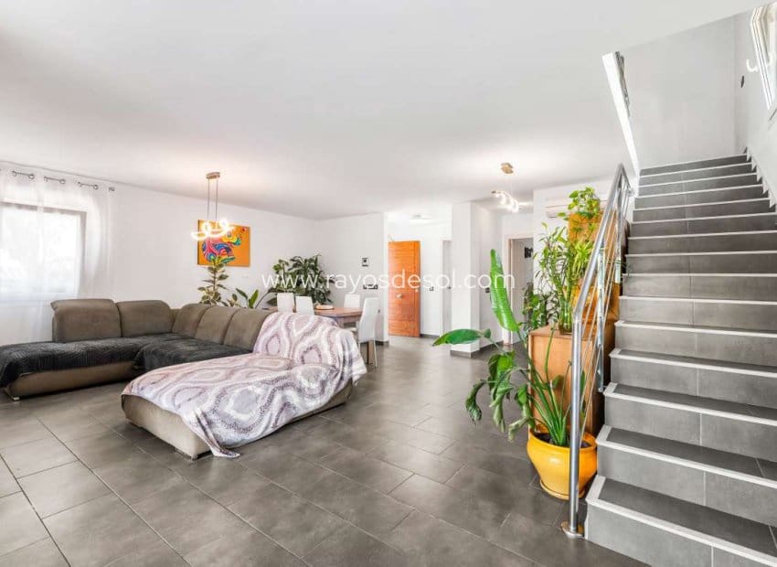 4 makuuhuone Huvila myytävänä paikassa Calpe / Calp - 850 000 € (Ref: 9920696)