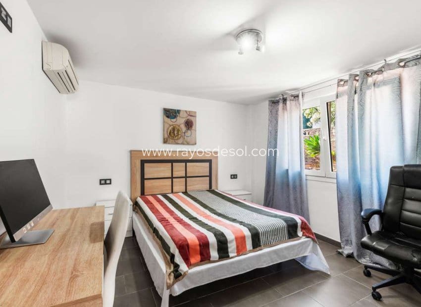 4 makuuhuone Huvila myytävänä paikassa Calpe / Calp - 850 000 € (Ref: 9920696)