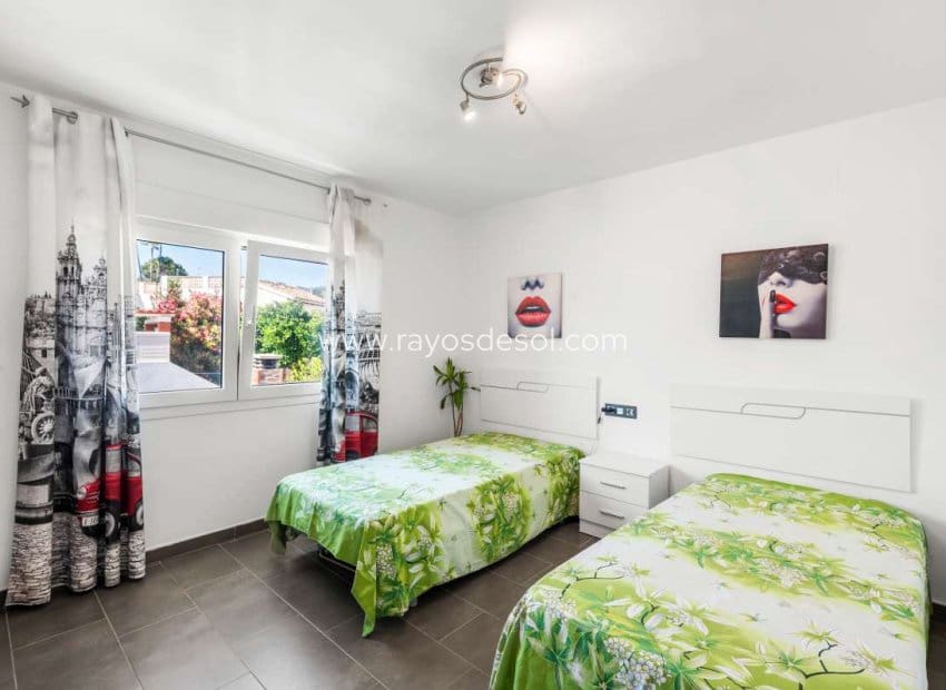4 makuuhuone Huvila myytävänä paikassa Calpe / Calp - 850 000 € (Ref: 9920696)