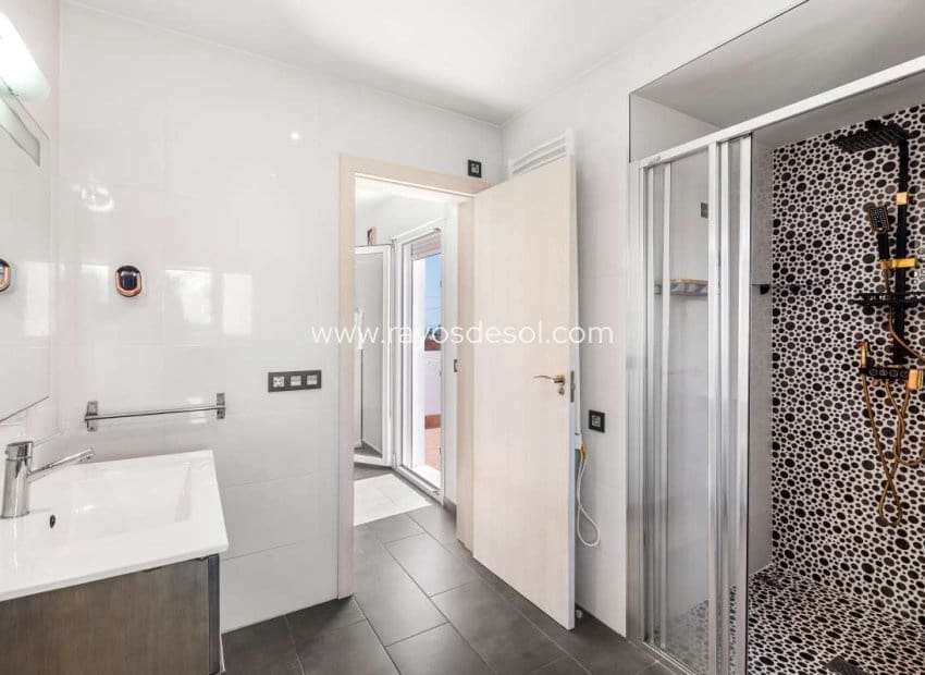 4 makuuhuone Huvila myytävänä paikassa Calpe / Calp - 850 000 € (Ref: 9920696)