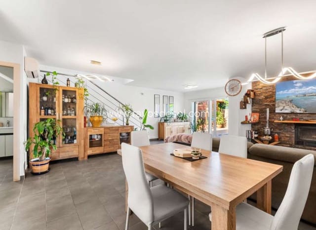 4 makuuhuone Huvila myytävänä paikassa Calpe / Calp - 850 000 € (Ref: 9920696)