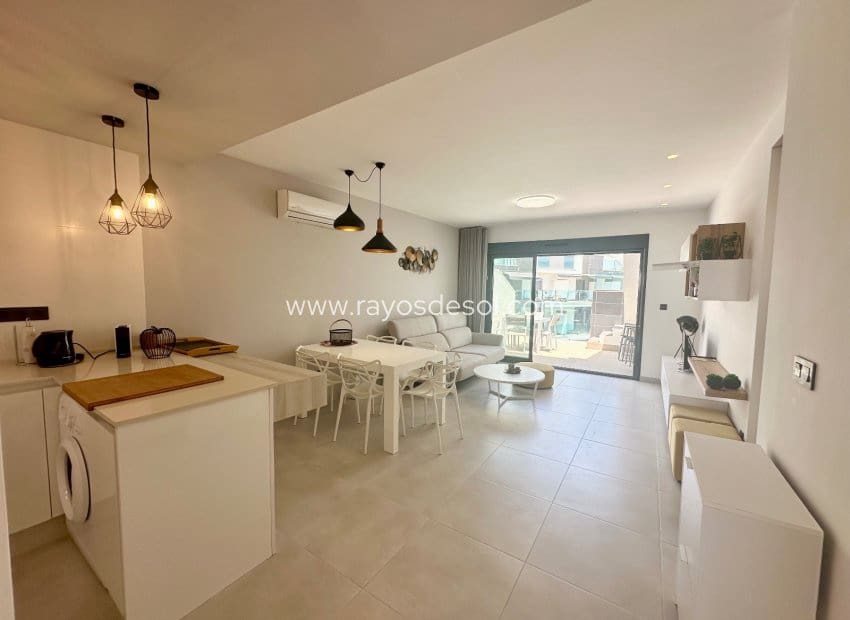 3 chambre Penthouse à vendre à El Raso avec piscine - 299 995 € (Ref: 9922900)