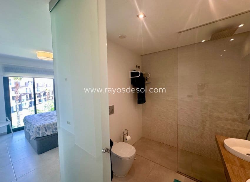 3 chambre Penthouse à vendre à El Raso avec piscine - 299 995 € (Ref: 9922900)