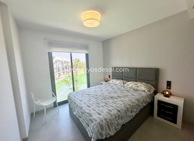 3 chambre Penthouse à vendre à El Raso, Guardamar del Segura avec piscine - 299 995 € (Ref: 9922900)