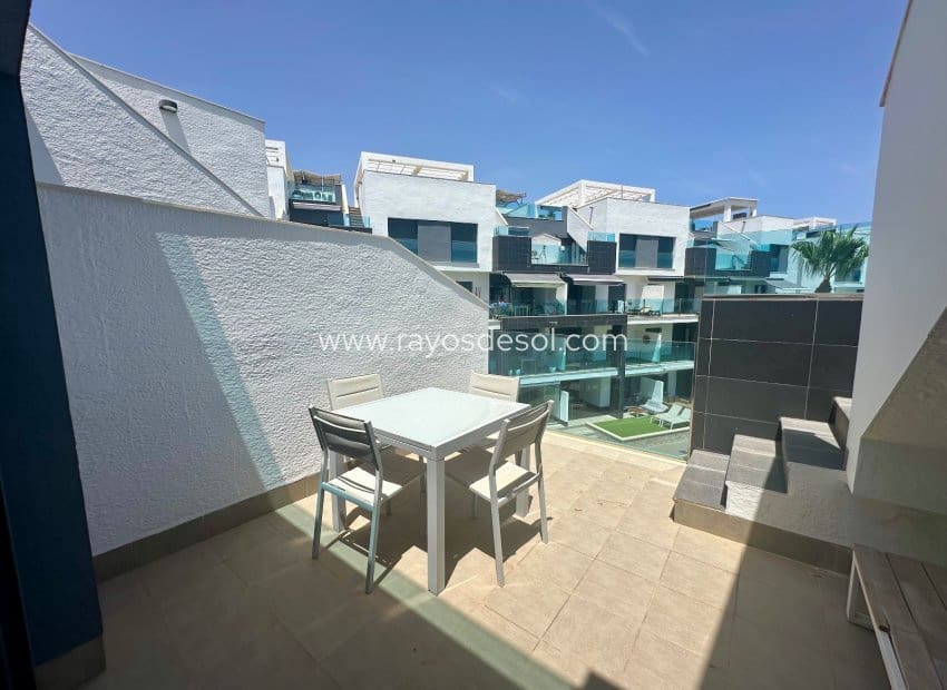 3 chambre Penthouse à vendre à El Raso avec piscine - 299 995 € (Ref: 9922900)