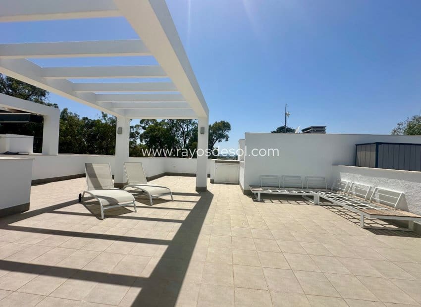 3 chambre Penthouse à vendre à El Raso avec piscine - 299 995 € (Ref: 9922900)