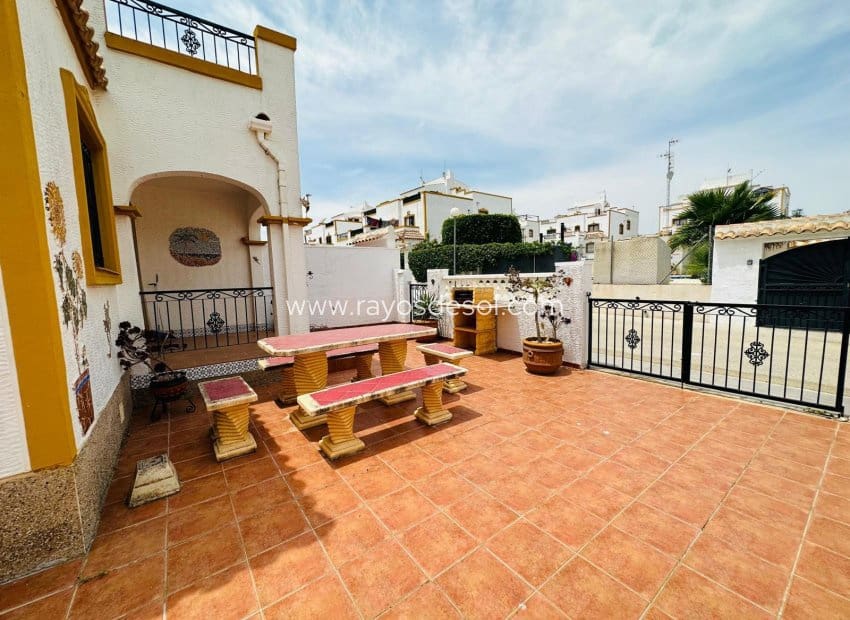 Casa de 3 habitaciones en Vistabella en venta con piscina - 179.000 € (Ref: 9922903)