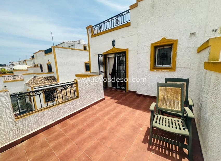 Casa de 3 habitaciones en Vistabella en venta con piscina - 179.000 € (Ref: 9922903)
