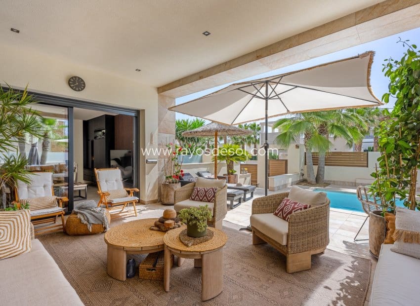3 sypialnia Willa na sprzedaż w Benijofar z basenem - 699 000 € (Ref: 9929969)