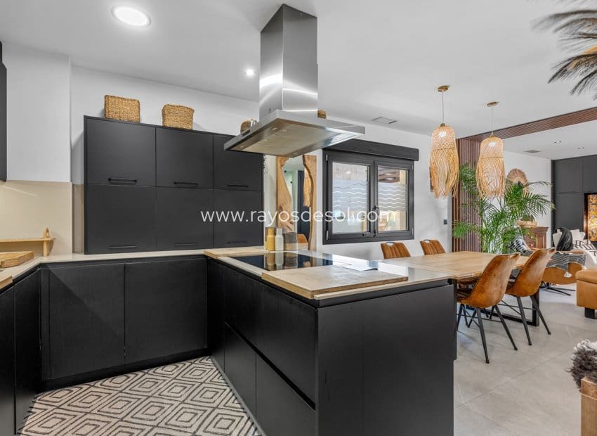3 sypialnia Willa na sprzedaż w Benijofar z basenem - 699 000 € (Ref: 9929969)
