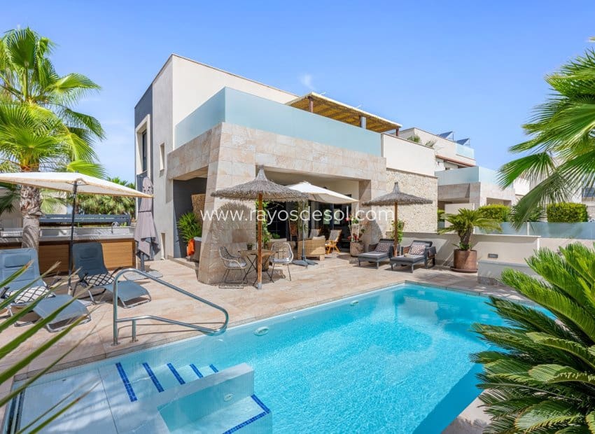 3 sypialnia Willa na sprzedaż w Benijofar z basenem - 699 000 € (Ref: 9929969)