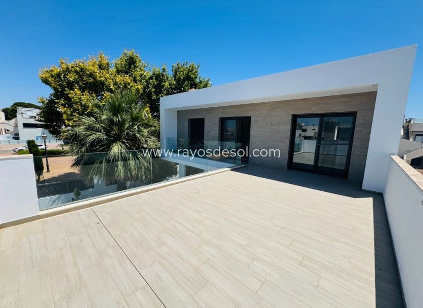 Chalet de 3 habitaciones en Lo Pagan en venta con piscina - 550.000 € (Ref: 9935311)