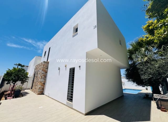 Chalet de 3 habitaciones en Lo Pagan, San Pedro del Pinatar en venta con piscina - 550.000 € (Ref: 9935311)