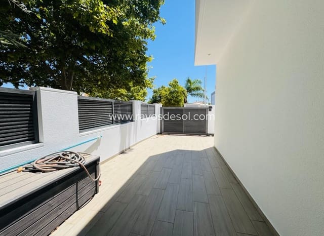 Chalet de 3 habitaciones en Lo Pagan, San Pedro del Pinatar en venta con piscina - 550.000 € (Ref: 9935311)