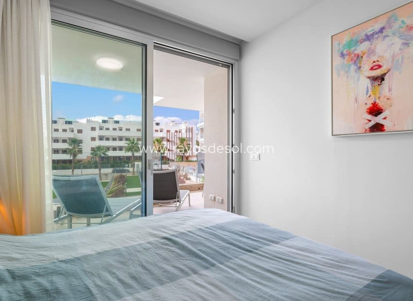 2 soverom Leilighet til salgs i Los Dolses med svømmebasseng - € 279 000 (Ref: 9935312)