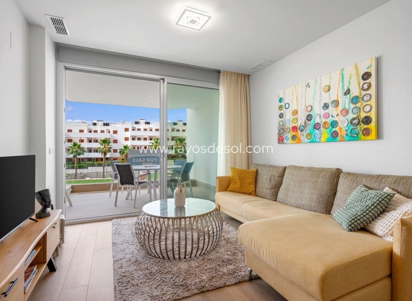 2 soverom Leilighet til salgs i Los Dolses med svømmebasseng - € 279 000 (Ref: 9935312)