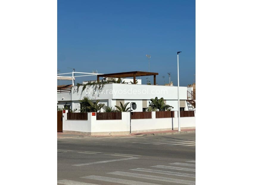 2 sovrum Hus till salu i Santiago de la Ribera med pool - 444 500 € (Ref: 9935313)