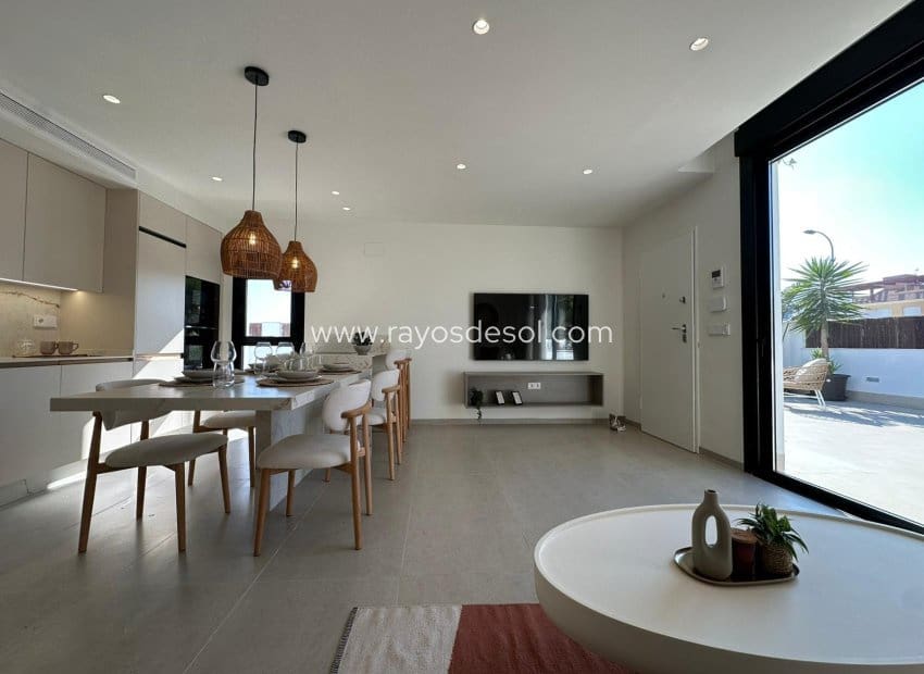 2 sovrum Hus till salu i Santiago de la Ribera med pool - 444 500 € (Ref: 9935313)