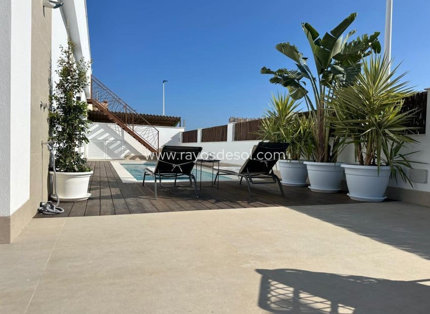 2 sovrum Hus till salu i Santiago de la Ribera med pool - 444 500 € (Ref: 9935313)