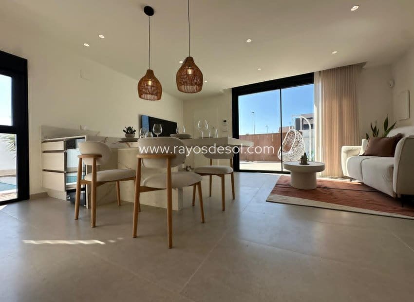 2 sovrum Hus till salu i Santiago de la Ribera med pool - 444 500 € (Ref: 9935313)