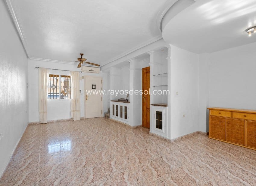 3 quarto Casa em Banda para venda em Filipinas com piscina - 189 000 € (Ref: 9935314)