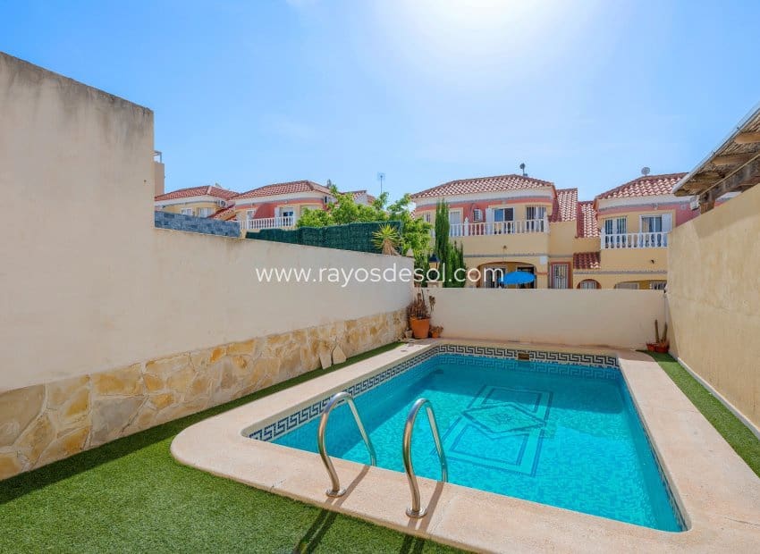 3 quarto Casa em Banda para venda em Filipinas com piscina - 189 000 € (Ref: 9935314)