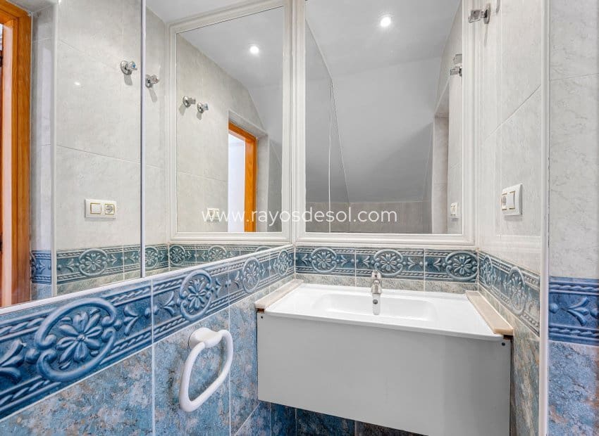 3 quarto Casa em Banda para venda em Filipinas com piscina - 189 000 € (Ref: 9935314)