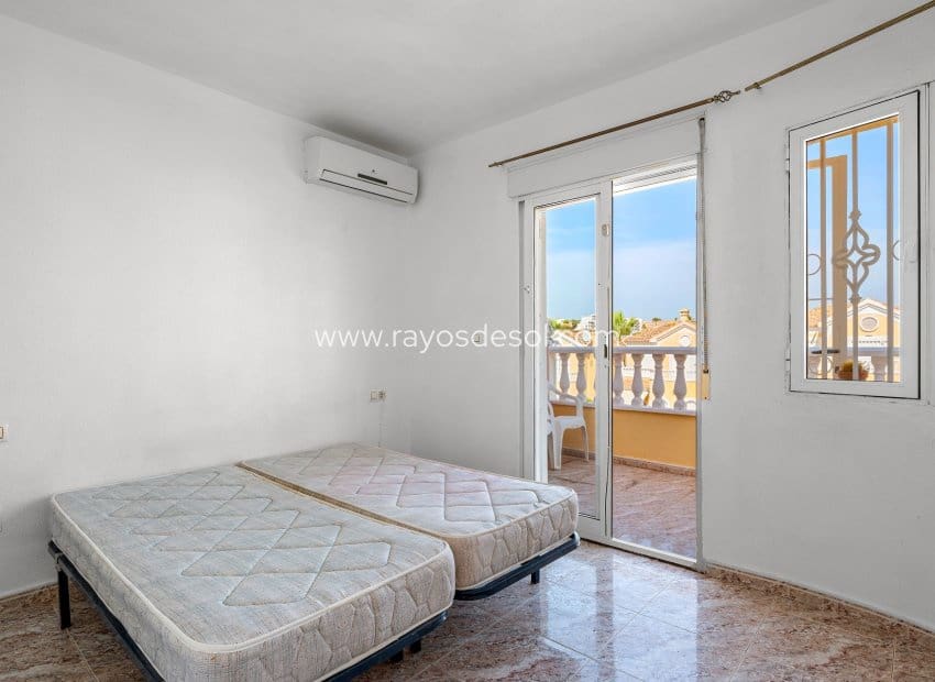 3 quarto Casa em Banda para venda em Filipinas com piscina - 189 000 € (Ref: 9935314)
