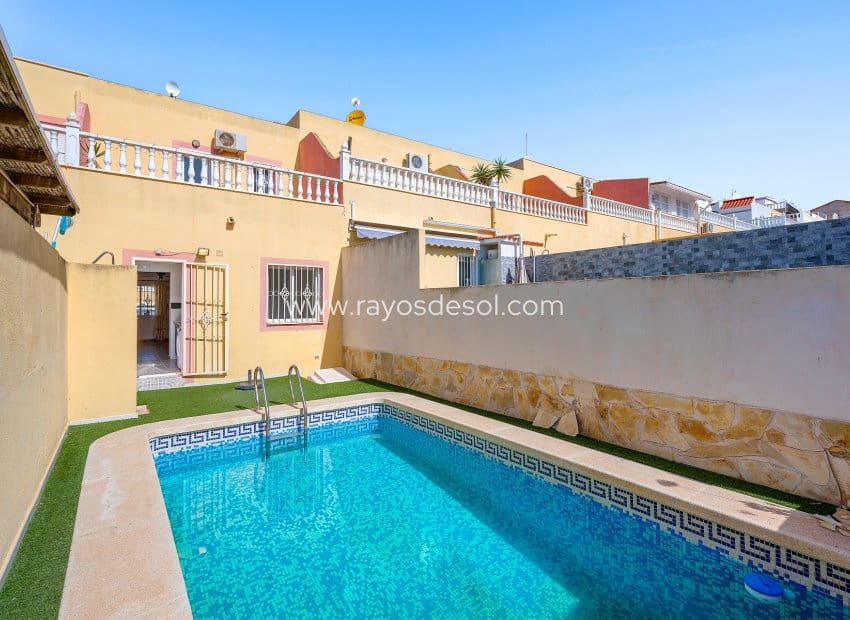 3 quarto Casa em Banda para venda em Filipinas com piscina - 189 000 € (Ref: 9935314)