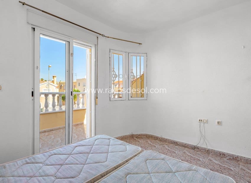3 quarto Casa em Banda para venda em Filipinas com piscina - 189 000 € (Ref: 9935314)