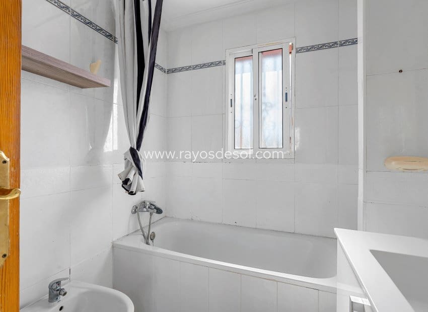 3 quarto Casa em Banda para venda em Filipinas com piscina - 189 000 € (Ref: 9935314)