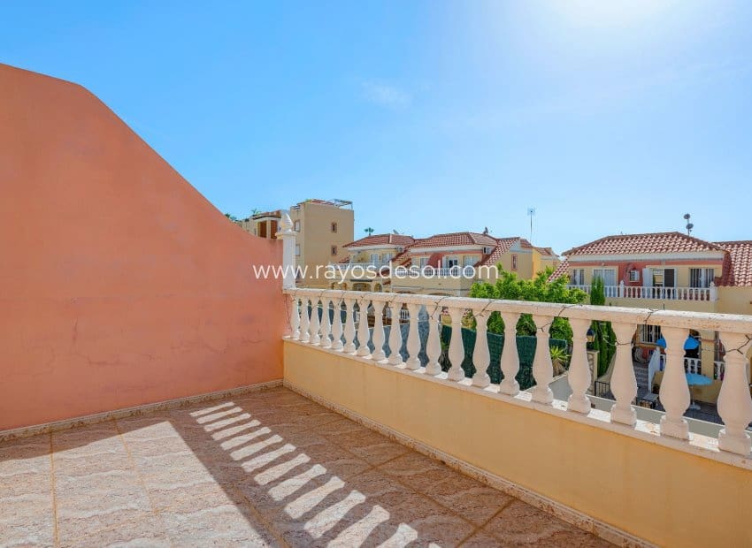 3 quarto Casa em Banda para venda em Filipinas com piscina - 189 000 € (Ref: 9935314)