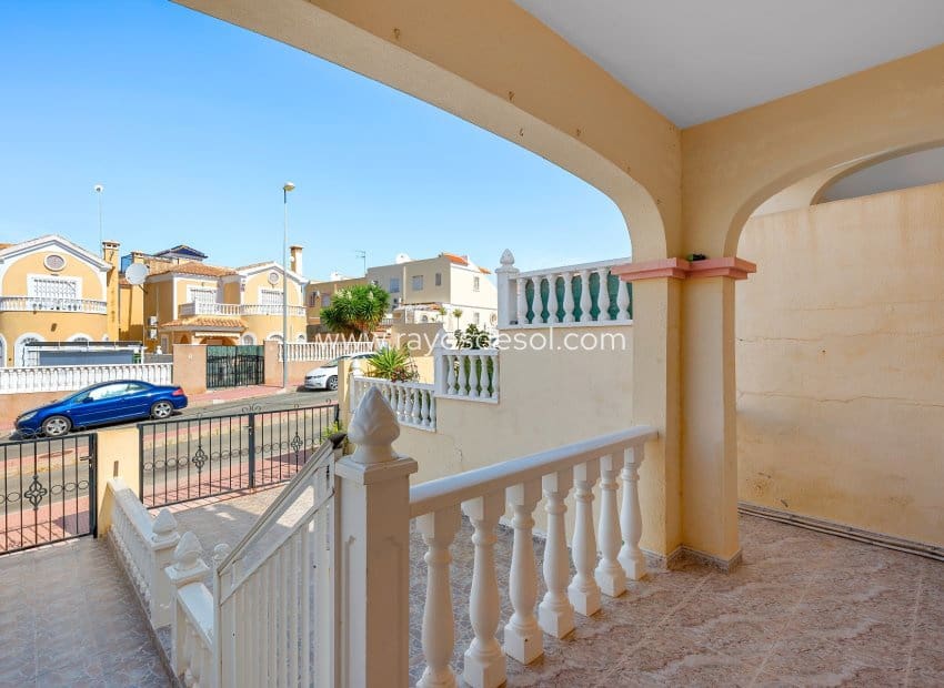 3 quarto Casa em Banda para venda em Filipinas com piscina - 189 000 € (Ref: 9935314)