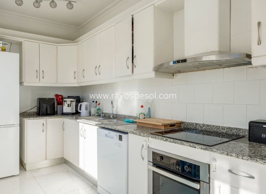 5 bedroom Villa for sale in Rojales with pool - € 590,000 (Ref: 9940739)