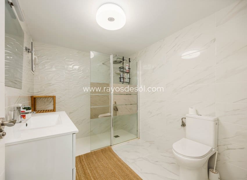 5 bedroom Villa for sale in Rojales with pool - € 590,000 (Ref: 9940739)