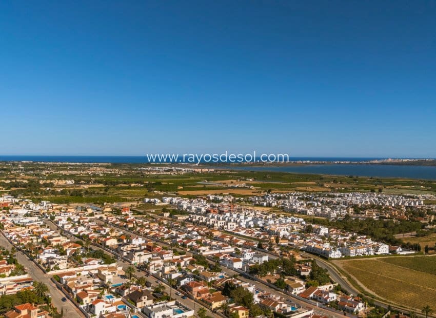 5 bedroom Villa for sale in Rojales with pool - € 590,000 (Ref: 9940739)