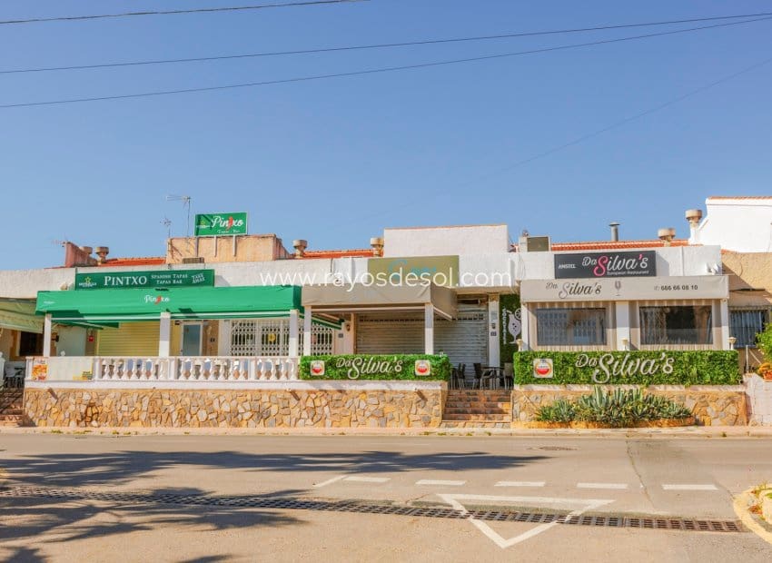 5 bedroom Villa for sale in Rojales with pool - € 590,000 (Ref: 9940739)