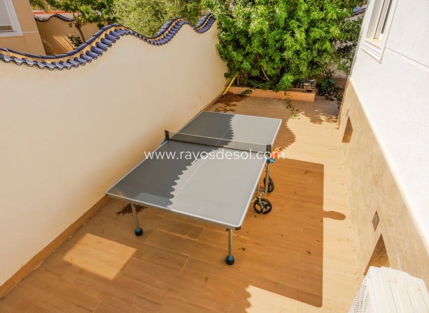 5 bedroom Villa for sale in Rojales with pool - € 590,000 (Ref: 9940739)