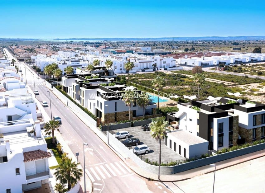 2 bedroom Apartment for sale in Ciudad Quesada with pool - € 314,000 (Ref: 9940741)