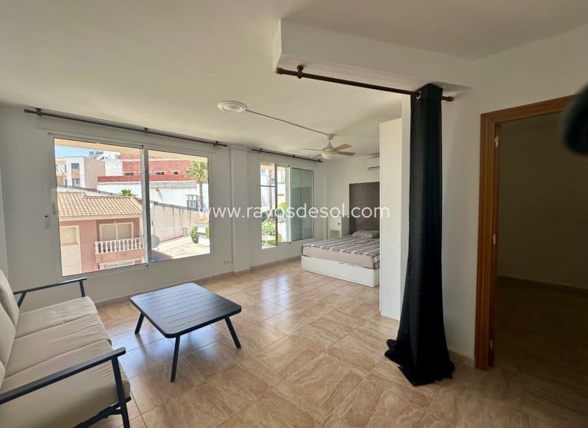 3 slaapkamer Appartement te koop in Ciudad Quesada met zwembad - € 205.000 (Ref: 9940742)