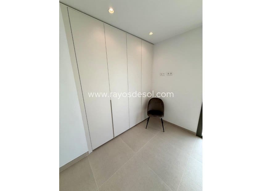 Chalet de 3 habitaciones en Finestrat en venta con piscina garaje - 899.000 € (Ref: 9943277)