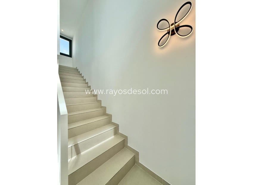 Chalet de 3 habitaciones en Finestrat en venta con piscina garaje - 899.000 € (Ref: 9943277)