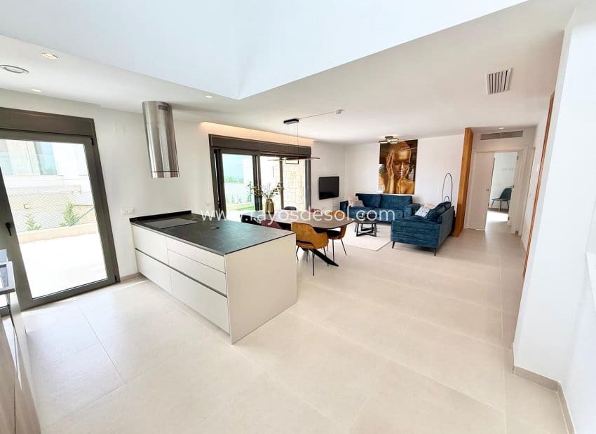 Chalet de 3 habitaciones en Finestrat en venta con piscina garaje - 899.000 € (Ref: 9943277)
