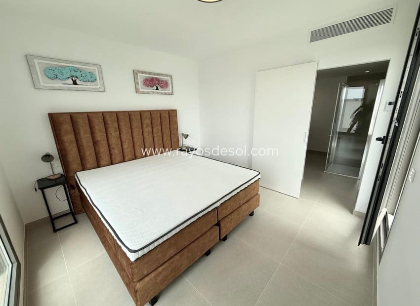 Chalet de 3 habitaciones en Finestrat en venta con piscina garaje - 899.000 € (Ref: 9943277)