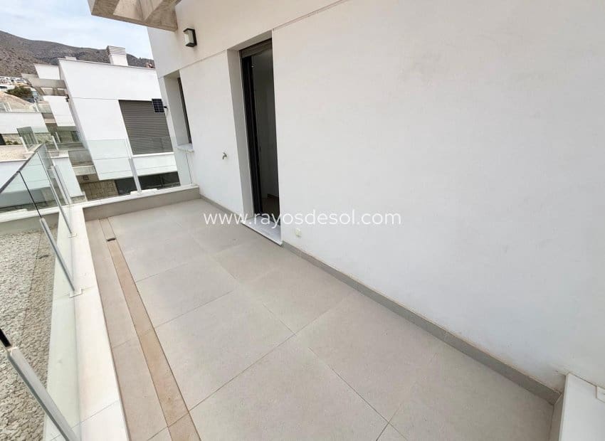 Chalet de 3 habitaciones en Finestrat en venta con piscina garaje - 899.000 € (Ref: 9943277)