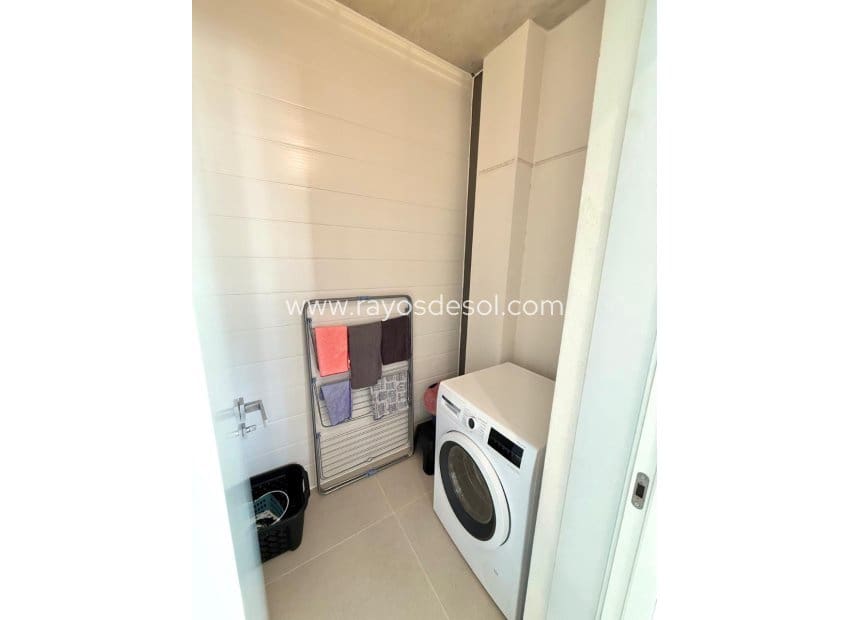 Chalet de 3 habitaciones en Finestrat en venta con piscina garaje - 899.000 € (Ref: 9943277)