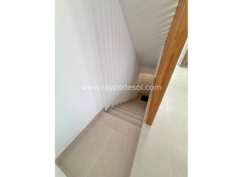 Chalet de 3 habitaciones en Finestrat en venta con piscina garaje - 899.000 € (Ref: 9943277)