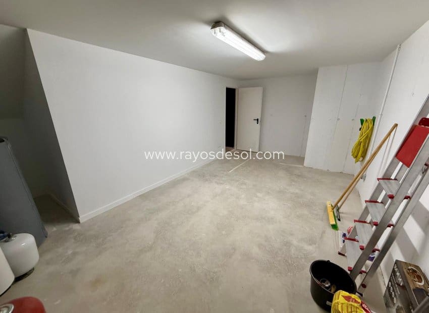 Chalet de 3 habitaciones en Finestrat en venta con piscina garaje - 899.000 € (Ref: 9943277)