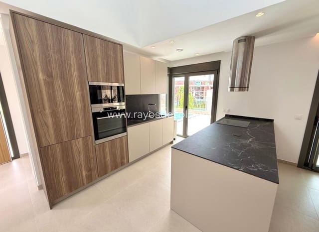Chalet de 3 habitaciones en Finestrat en venta con piscina garaje - 899.000 € (Ref: 9943277)